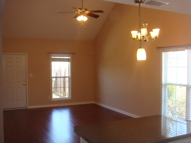 Building Photo - 100 Grove Landing Ct