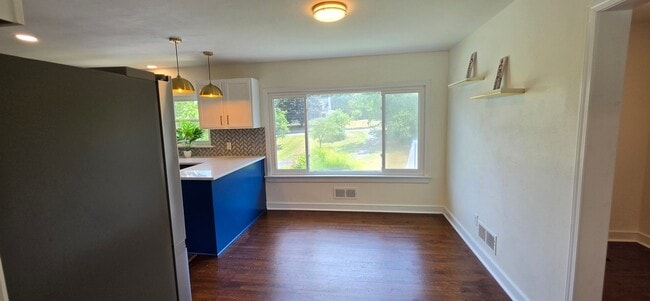 Building Photo - 3417 Windsor Rd
