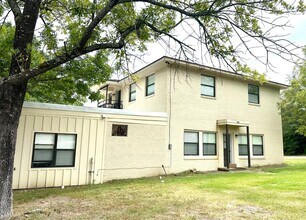Building Photo - 202 E Arkansas St
