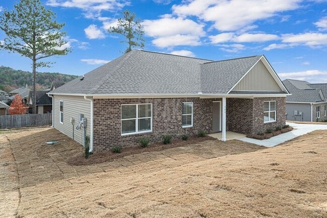 Building Photo - $1700! Beautiful 3Bed 2Bath in newly built Woodland Circle!