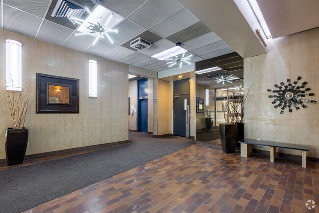 Hall d'entrée - PLACE DU CERCLE