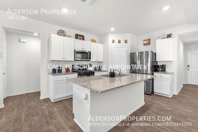 Building Photo - 4410 Lake Ritter St