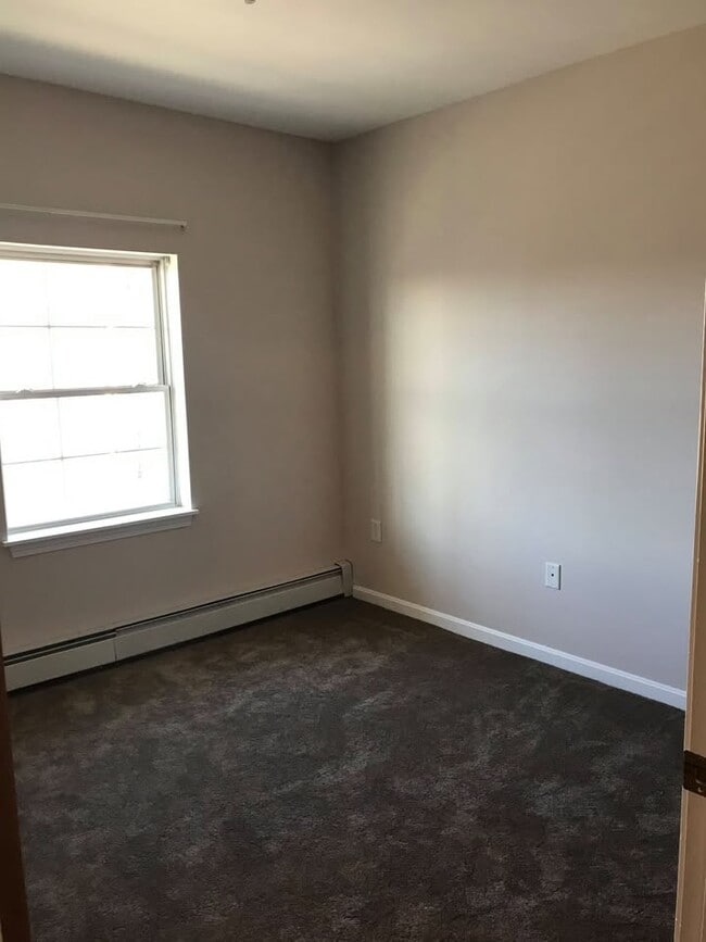 2nd Bedroom - 18 Harbor Ave