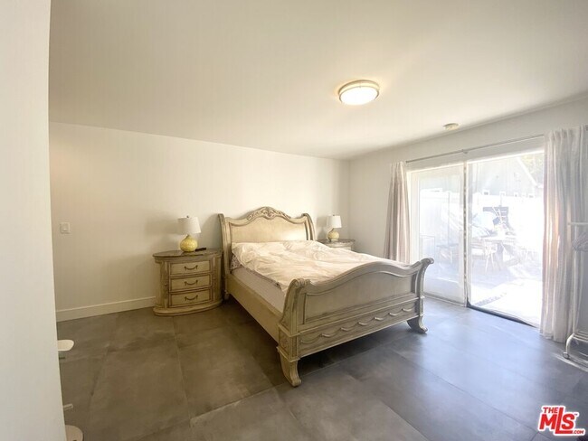 Foto del edificio - 1232 Greenacre Ave