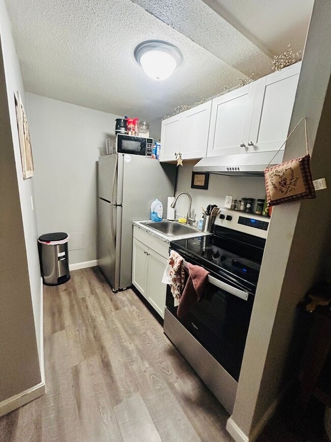 Building Photo - 5 Silvestri Cir