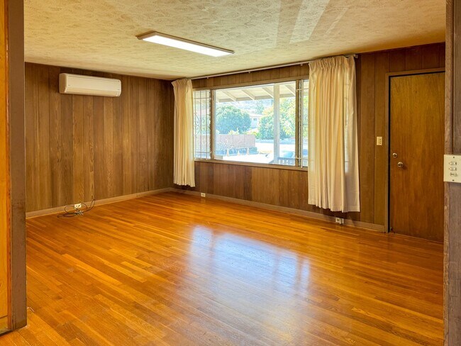 Foto del edificio - Single-Family Home in Kaimuki, 3 Bedrooms,...
