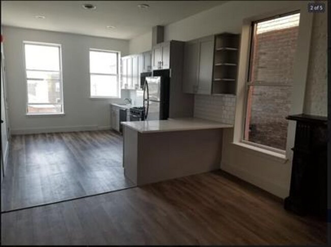 Building Photo - 227 2nd St
