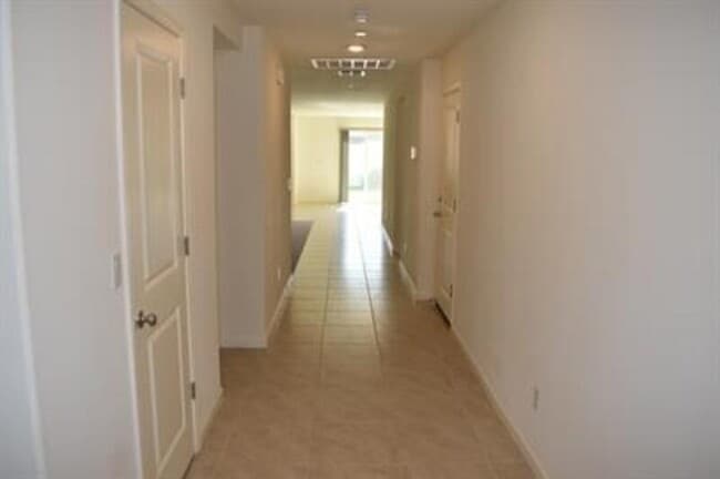 Building Photo - 686 Keenan Ct