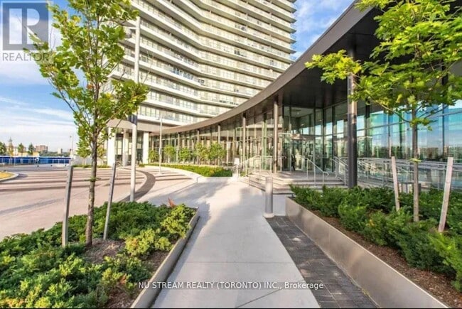 Building Photo - 115-3115 McMahon Dr