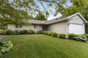 Primary Photo - 1381 Edgewood Dr