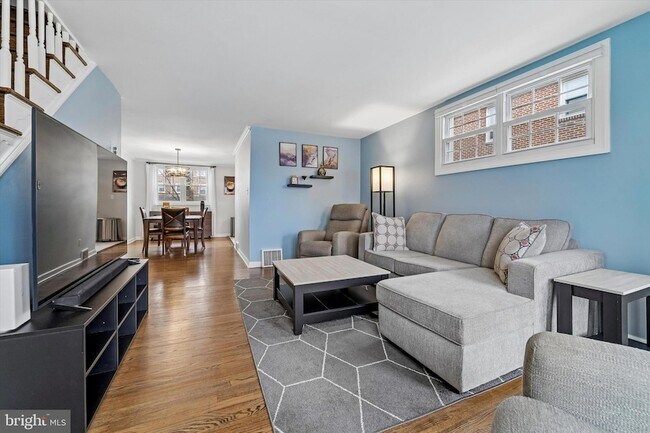 Building Photo - 273 Westbrook Dr