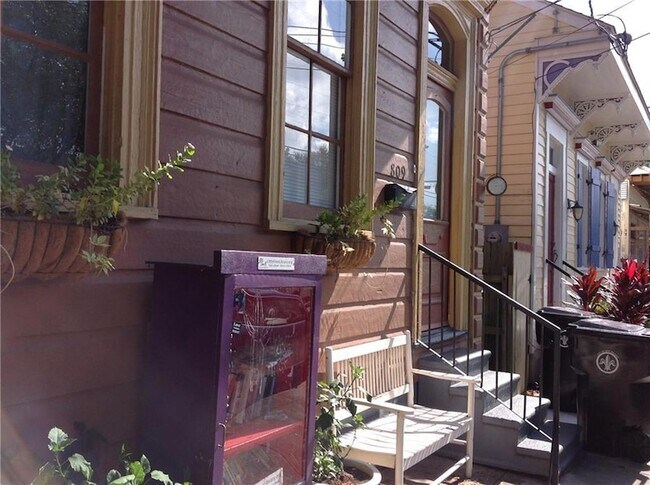 Foto del edificio - 809 France St