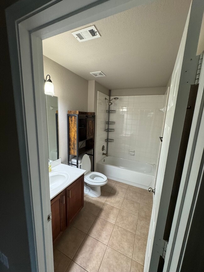Building Photo - 4144 Kyndra Cir