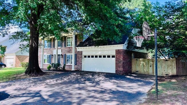 Building Photo - 1834 Brierbrook Rd