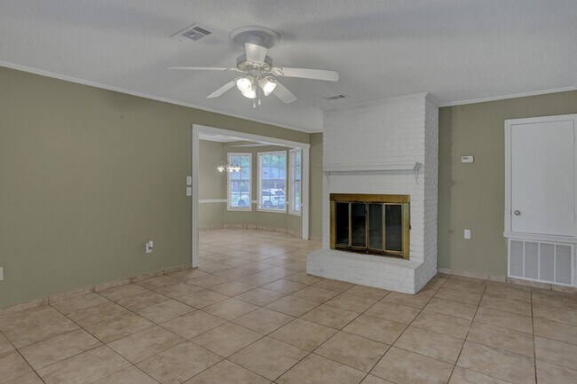 Building Photo - Beautiful Home for Lease!