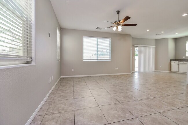 Foto del edificio - 3164 Varenna Ridge Ave