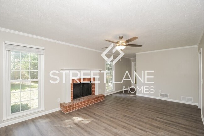 Building Photo - NOW OFFERING FIRST FULL MONTH FREE OR A $5...