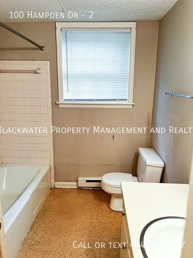 Foto del edificio - 100 Hampden Dr