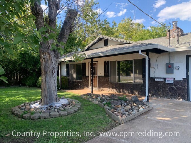 Foto del edificio - Price Reduced! Spacious House with Landsca...