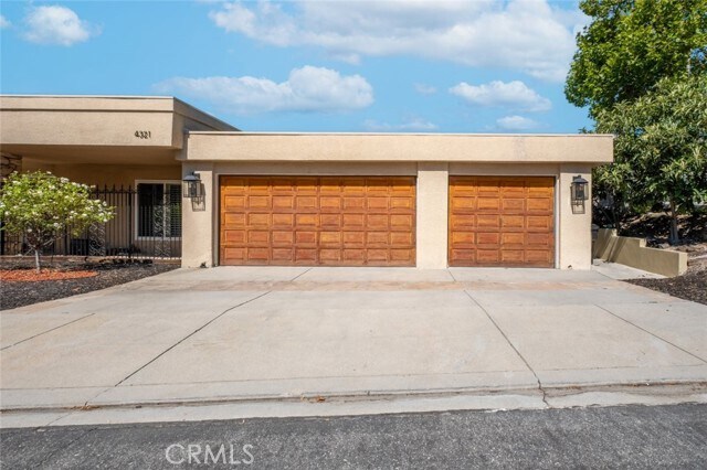Building Photo - 4321 Clear Valley Dr
