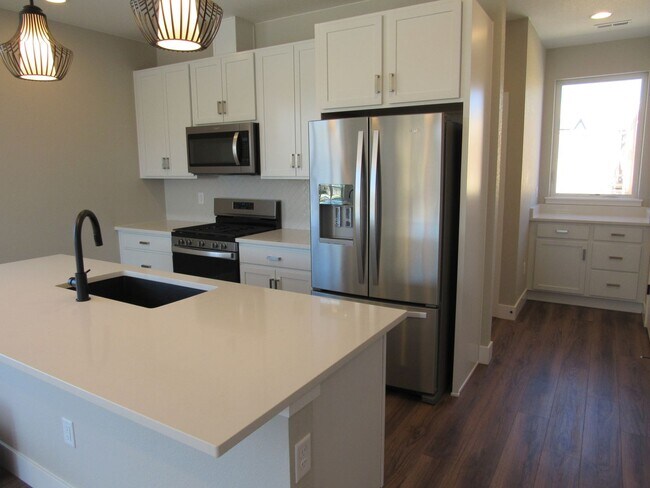 Foto del edificio - Modern Solar Powered Home in Broomfield