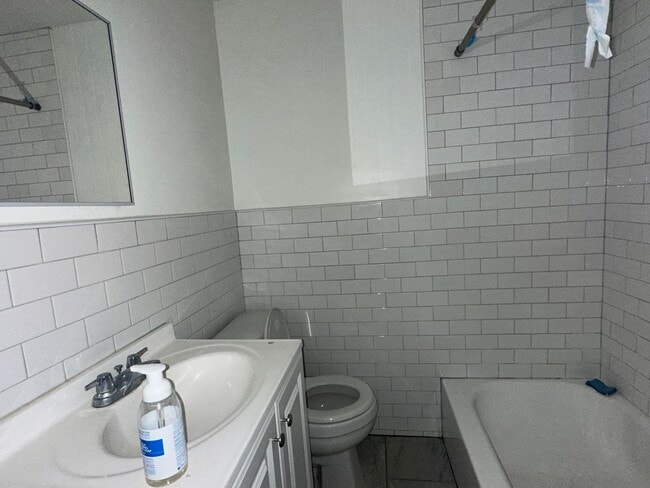 Building Photo - 1309 Passyunk Ave