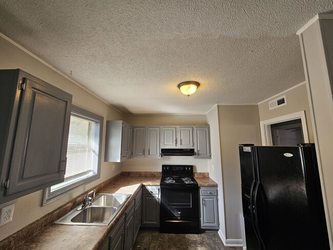 Building Photo - 233 Brighton Rd