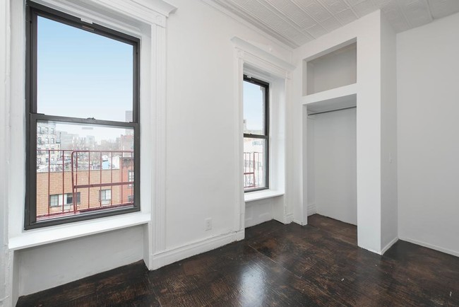 Building Photo - 895 Broadway