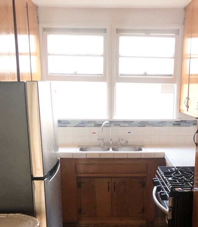 Foto del edificio - 1466 S Sherbourne Dr