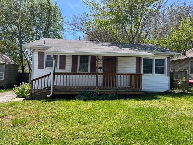 Building Photo - Nice 2 Bedroom 1 bath … Waiting for You to...