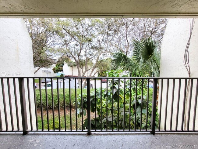 Foto del edificio - 89 Deer Creek Rd