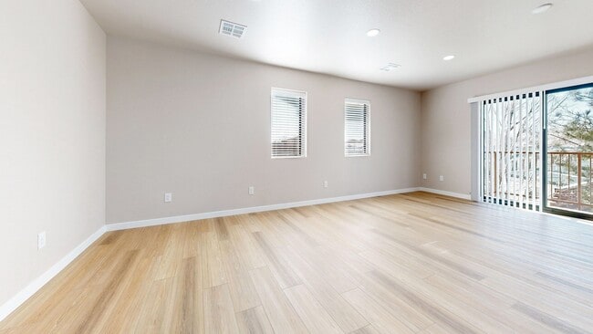 Building Photo - 2 Bed / 2 Bath Newly Renovated Apartment | Walkable Amenities in SW Loveland