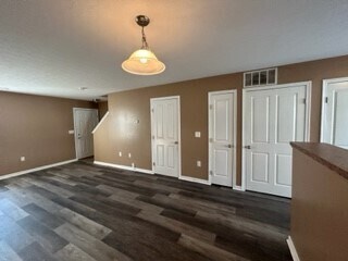 Foto del edificio - Now Leasing Large 2 Bedroom 1.5 Bath Condo...