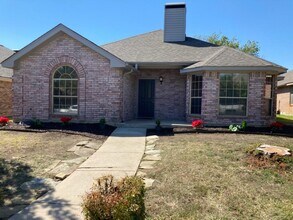 Building Photo - 1115 Hilton Dr