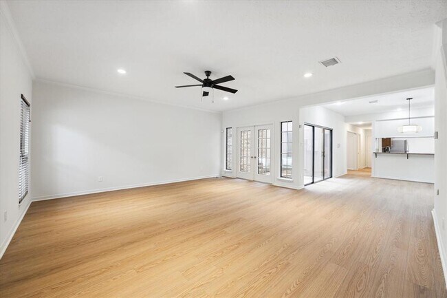 Building Photo - 2819 Bissonnet St