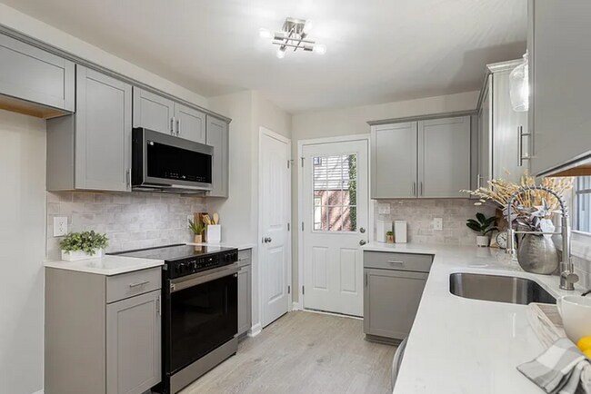 Building Photo - Build Equity While Leasing - Lease and Own...