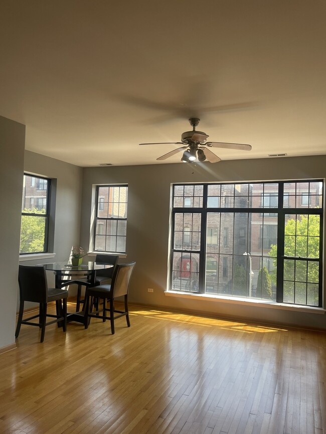 Foto del edificio - 4820 S Champlain Ave