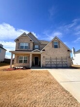 Building Photo - 215 Shoshone Cir