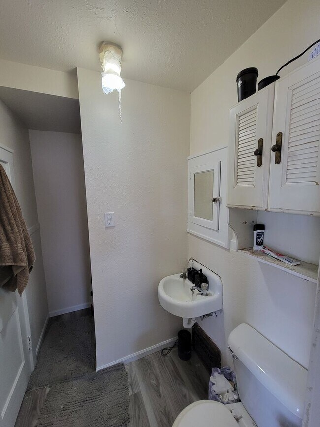 Foto del edificio - 2216 Merner Ave