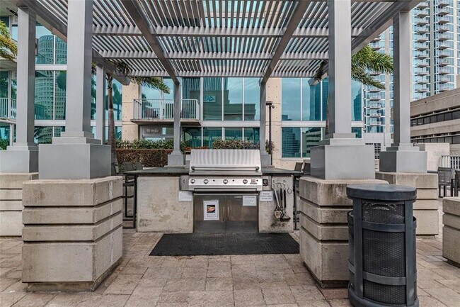 Foto del edificio - 777 N Ashley Dr