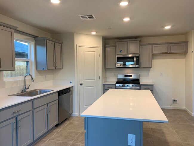 Foto del edificio - A Must see!  Apply to schedule viewing