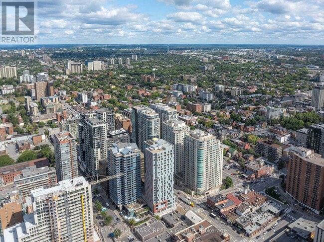 Building Photo - 195 Besserer St