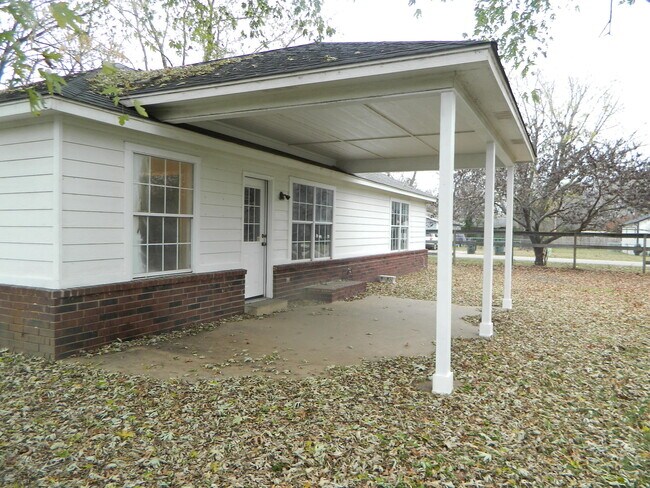 Building Photo - 1113 W South St