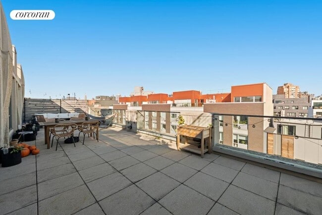 Foto del edificio - 247 N 7th St