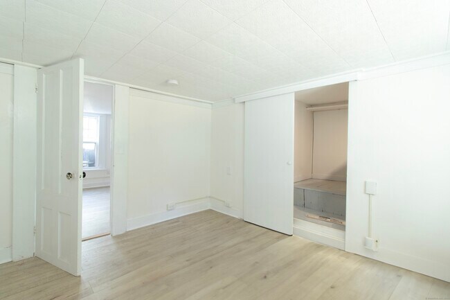 Foto del edificio - 30 Grove St