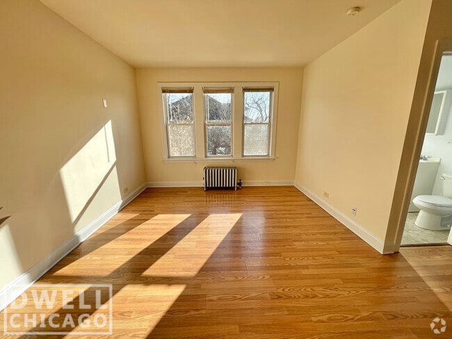 Building Photo - 2606 N Kimball Ave