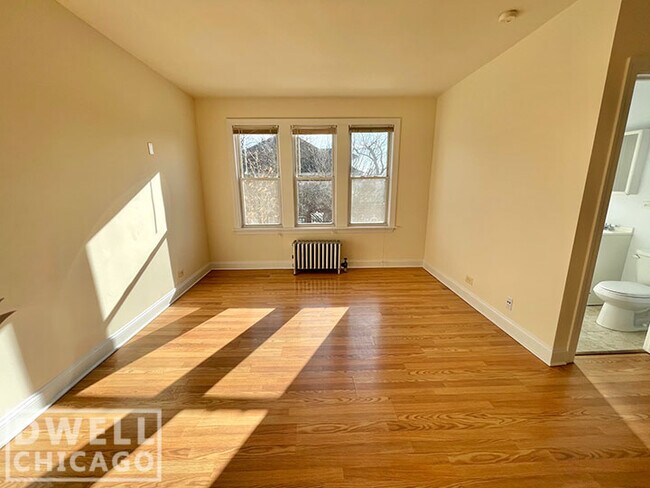 Building Photo - 2606 N Kimball Ave