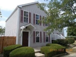 Building Photo - 1085 Symphony Dr