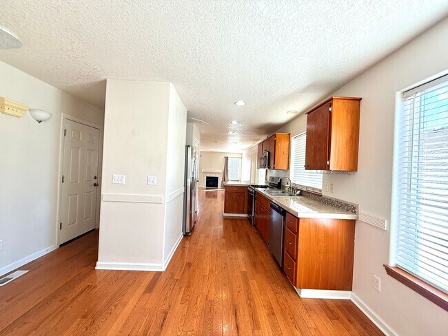 Foto del edificio - Lovely Traditional, 3br, 2.5bth, Summerfie...