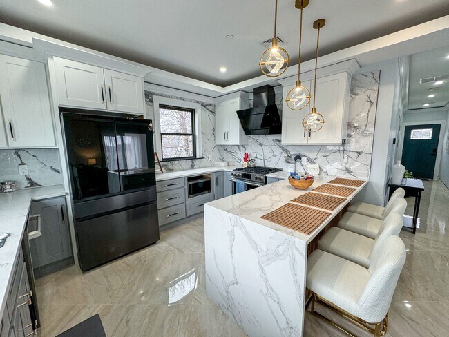 Foto del edificio - Gorgeous 2 bed in Allston